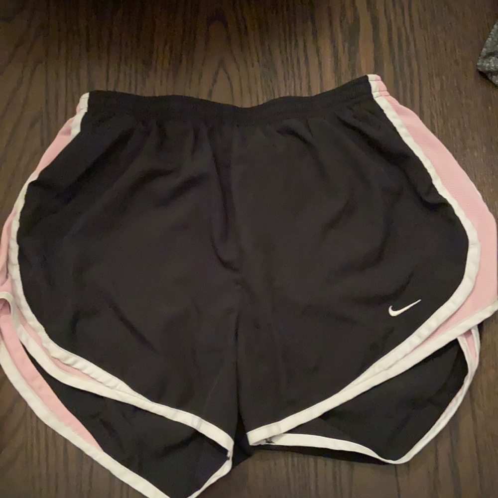 Nike Fit Dry shorts pink and black